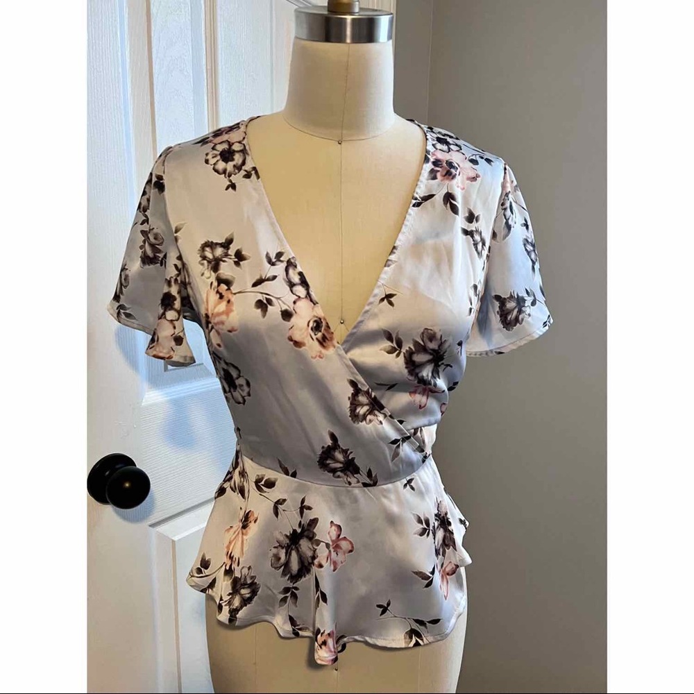 ASTR The Label Floral Wrap Top
